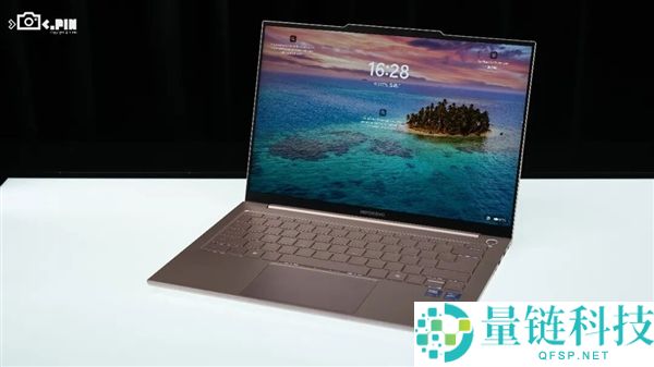 MacBook Neo 热销引爆市场，Windows 笔记本终于坐不住了！