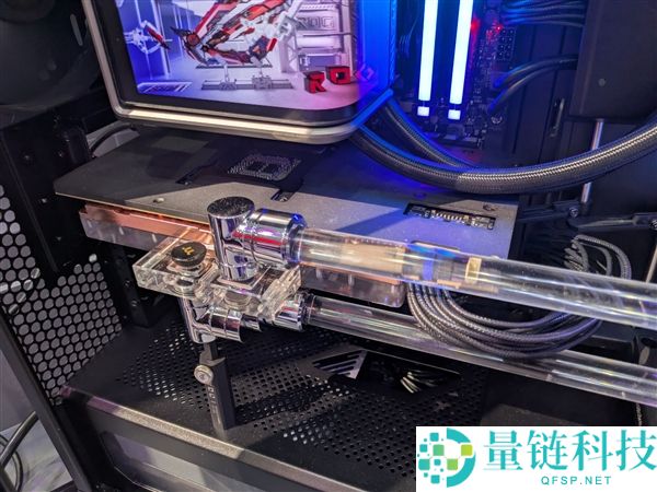 华硕RTX 5090显卡性能爆炸：16针电源线支持48V 1000W电力供应