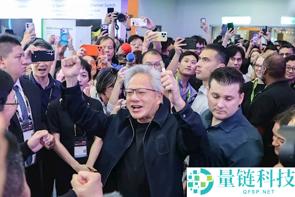 黄仁勋成为台北电脑展焦点：热情握手女粉丝及全场呼喊Jensen精彩瞬间
