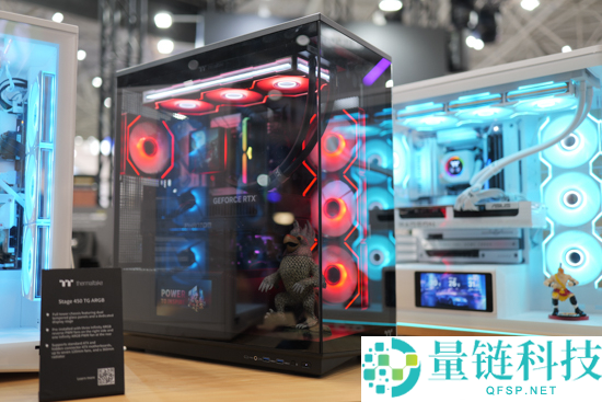 Tt发布ST360 Trio三折叠屏水冷散热器，配备6英寸LCD显示屏和全新联排电扇