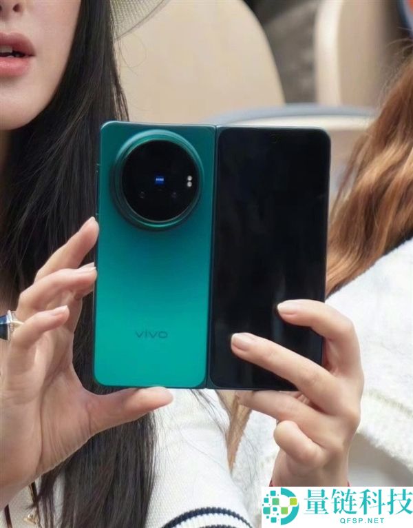 vivo X Fold6折叠屏玩法升级：一屏四用实现多任务抢票比价体验