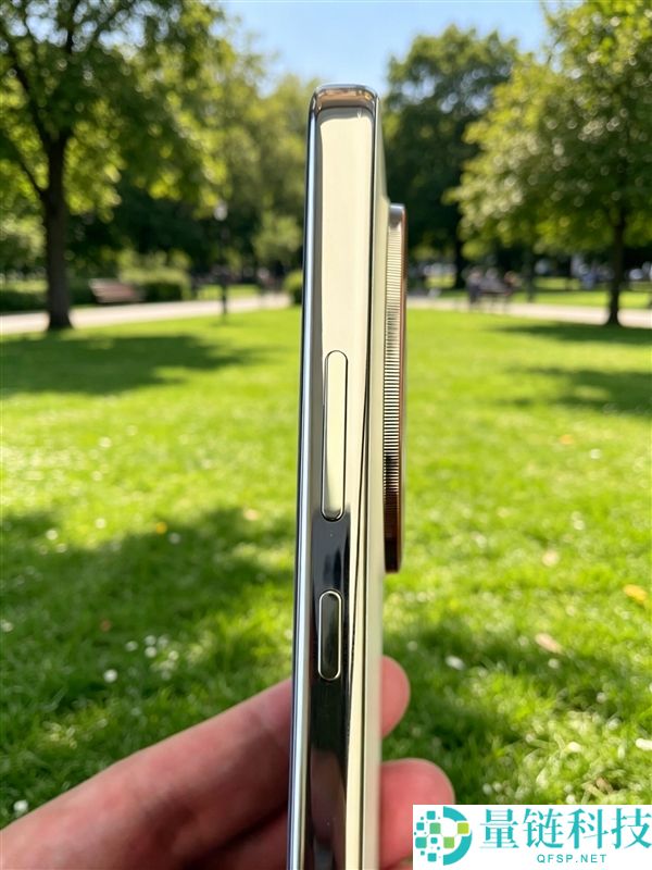 光荣X80 Pro Max真机曝光：首发11000mAh大电池，告别共享充电宝
