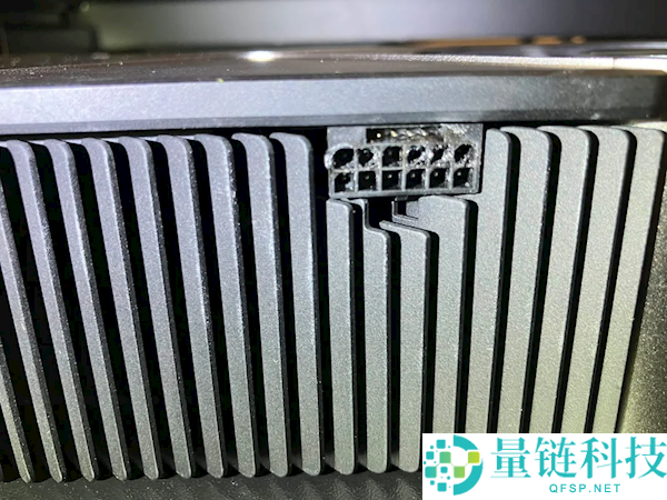 耐105℃的供电转接头熔化，公版RTX 4090遭销毁解析