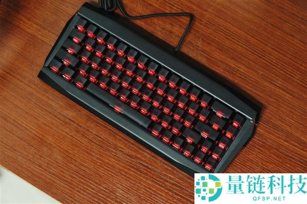 微星X86K磁轴机械键盘图赏：0.01mm精准调行程的极致体验