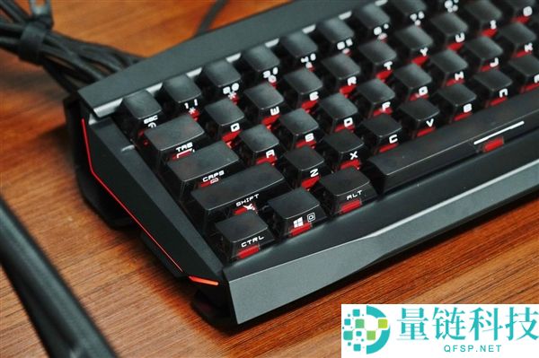 微星X86K磁轴机械键盘图赏：0.01mm精准调行程的极致体验