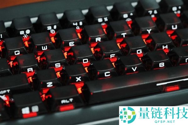 微星X86K磁轴机械键盘图赏：0.01mm精准调行程的极致体验