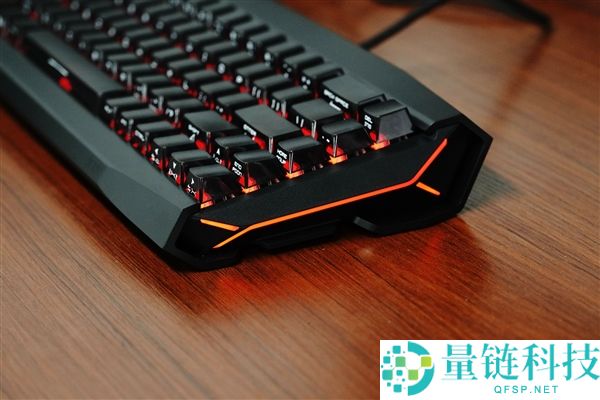 微星X86K磁轴机械键盘图赏：0.01mm精准调行程的极致体验