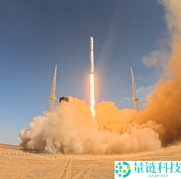 长征十二号运载火箭成功发射，光杆王者送19组组网卫星入轨