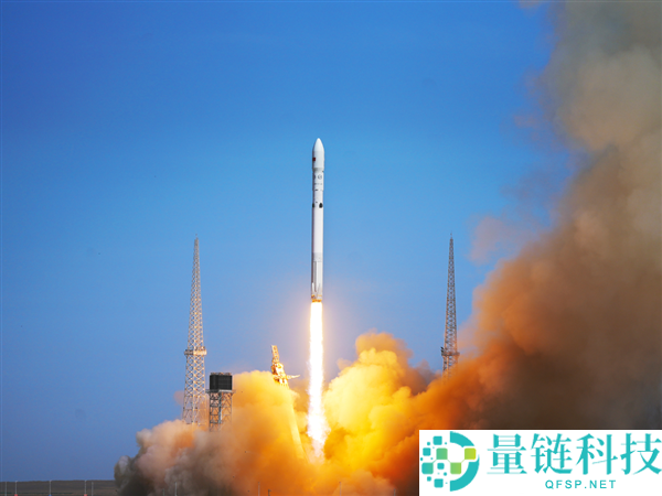 长征十二号运载火箭成功发射，光杆王者送19组组网卫星入轨