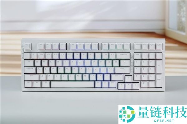 清晰段落感：ikbc 98S三模RGB极地狐轴键盘详尽图赏