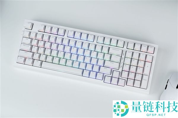 清晰段落感：ikbc 98S三模RGB极地狐轴键盘详尽图赏