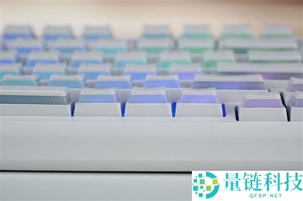清晰段落感：ikbc 98S三模RGB极地狐轴键盘详尽图赏