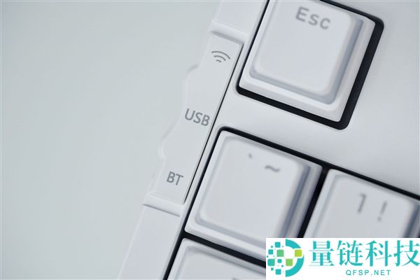 清晰段落感：ikbc 98S三模RGB极地狐轴键盘详尽图赏