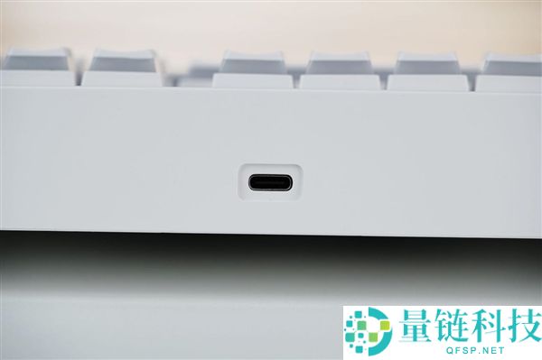 清晰段落感：ikbc 98S三模RGB极地狐轴键盘详尽图赏