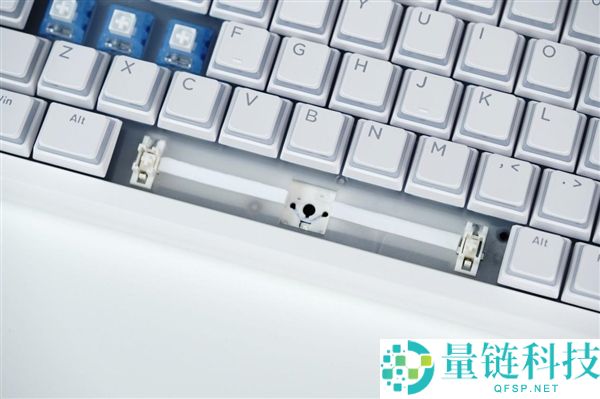 清晰段落感：ikbc 98S三模RGB极地狐轴键盘详尽图赏