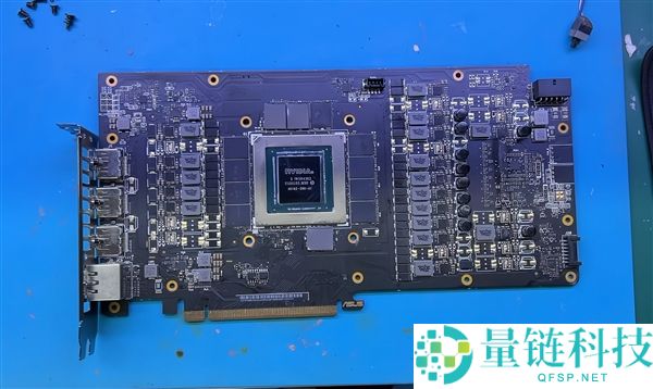 1500元购得RTX 4090:拆解后发现GPU中心竟是塑料材质!