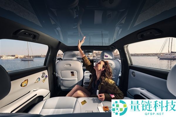 小鹏Mona L03座舱发布：30万级标准对标，新增腿部推拿功能