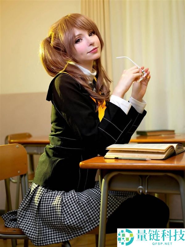 《生化4RE》阿什莉性感Cos美图，火辣身材引发热议