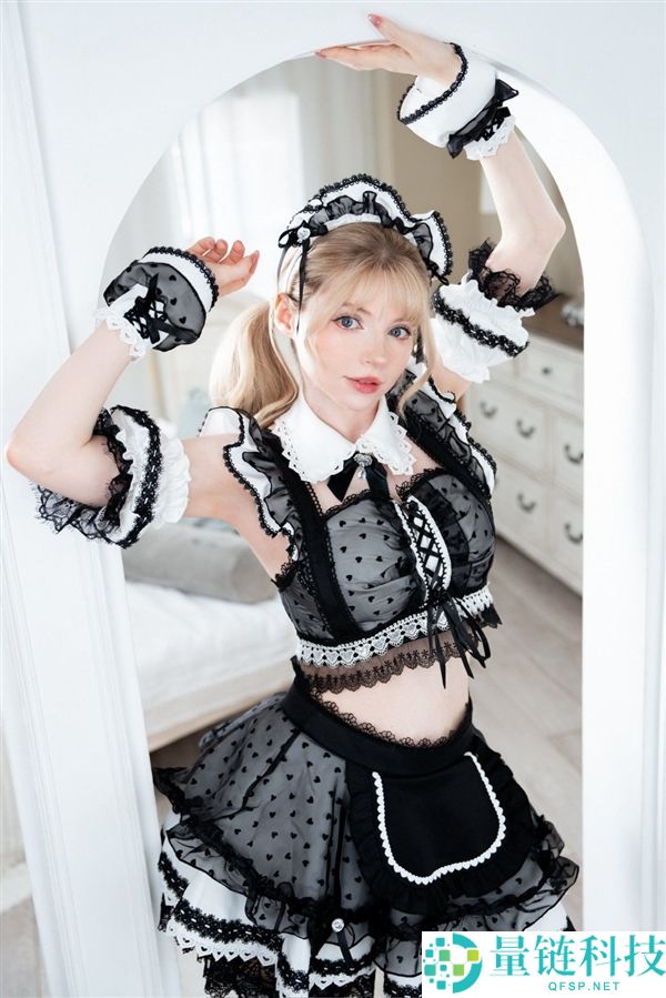 《生化4RE》阿什莉性感Cos美图，火辣身材引发热议