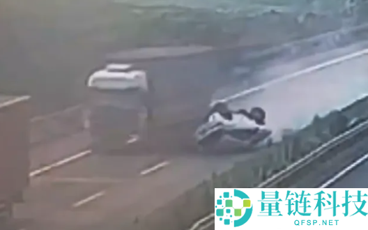 强行变道事故翻滚两圈半,交警判定全责,司机呼吁责任不应全在其身上