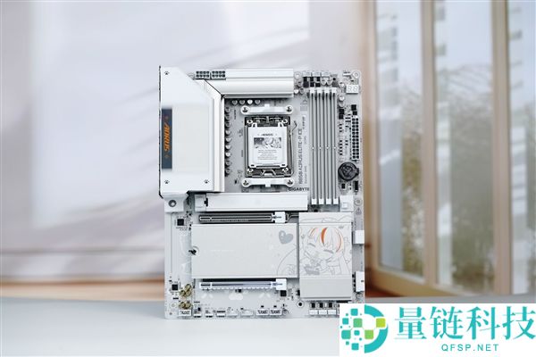 雕妹二次元设计与技嘉B850 AORUS ELITE-P ICE主板图赏解析