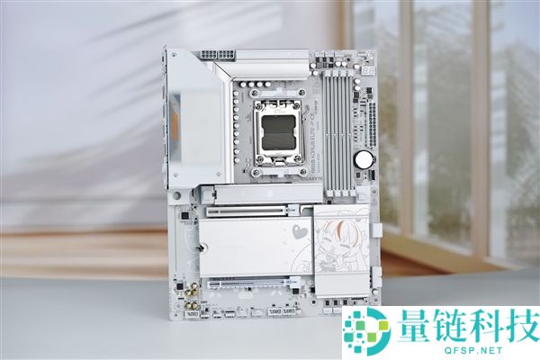雕妹二次元设计与技嘉B850 AORUS ELITE-P ICE主板图赏解析