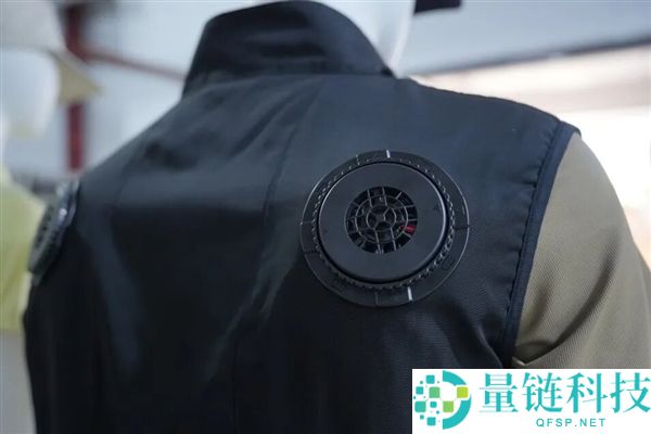 国产黑科技制冷马甲问世:背部4模块缝制,穿上立降15℃的便携降温神器