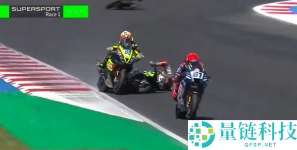 WSBK英国站正赛首回合:德比斯获第8名,64号车手首圈摔出赛道分析