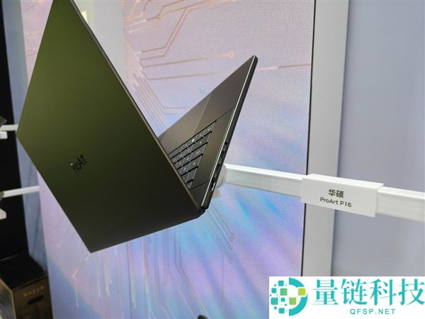 英伟达BW 2026超等芯片RTX Spark首展:巨型GPU墙成为打卡新地标