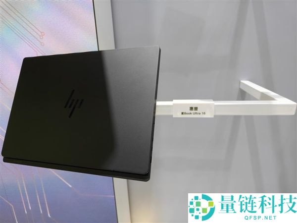 英伟达BW 2026超等芯片RTX Spark首展:巨型GPU墙成为打卡新地标