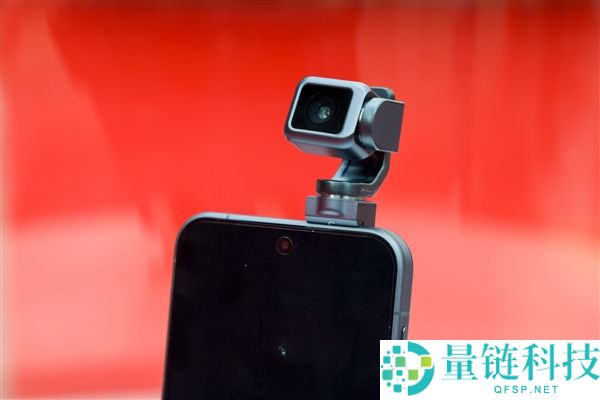 全球首款机械人手机光荣Robot Phone正式认证,预计8月发布
