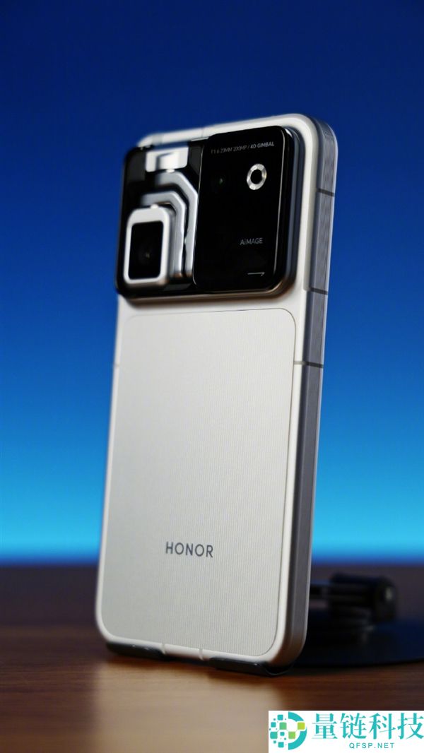 韩路上手光荣机械人手机Robot Phone:自媒体创作的潜力神器