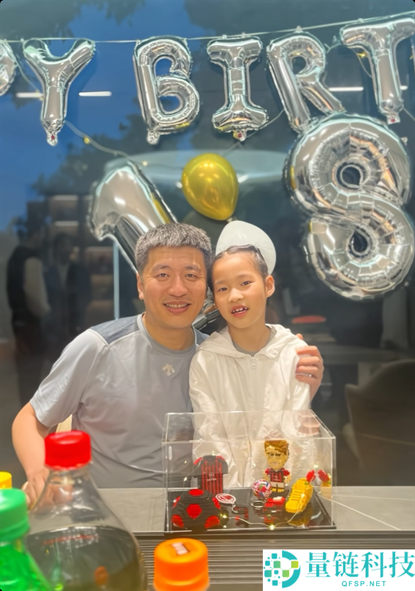 张雪峰女儿张姩菡接管三家公司 原配李丽婧担任峰学蔚来董事