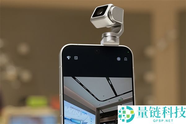 光荣联袂阿莱推出机器人手机：光荣Robot Phone 8月正式发布