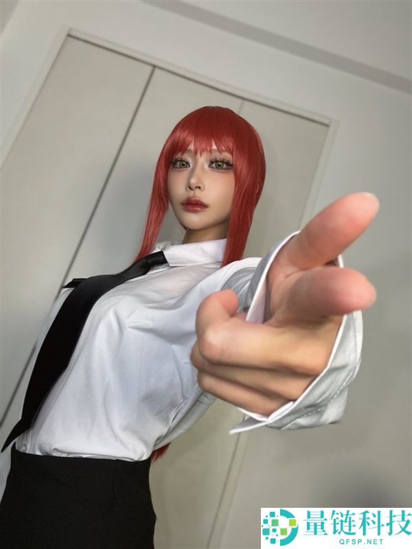 日本蜜斯姐西井綾音春丽Cos美图：身段魅力惊艳展现