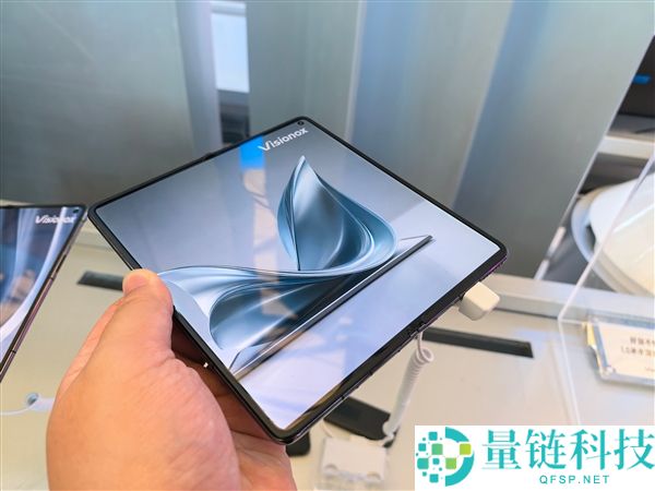 维信诺无迹折叠屏实拍评测：强光下折痕几乎不可见