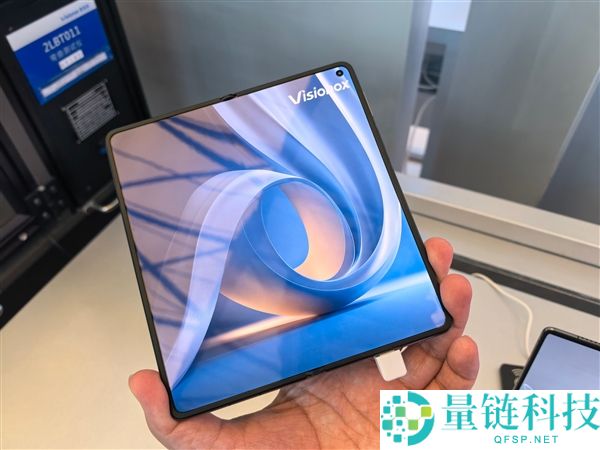 维信诺无迹折叠屏实拍评测：强光下折痕几乎不可见