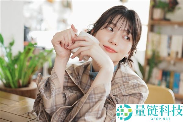 日本演员濑户环奈Cosplay《终究空想7》蒂法，展示完美身材