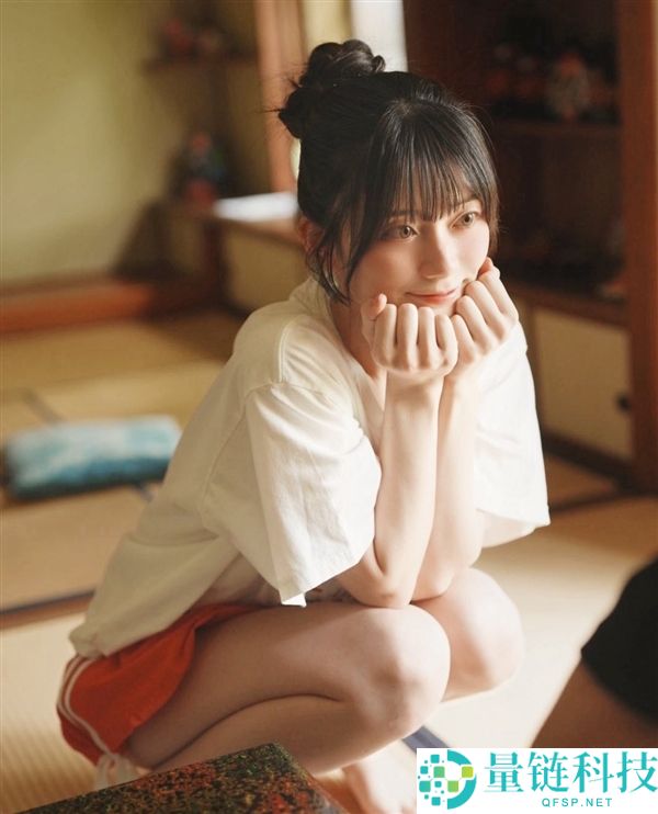 日本演员濑户环奈Cosplay《终究空想7》蒂法，展示完美身材