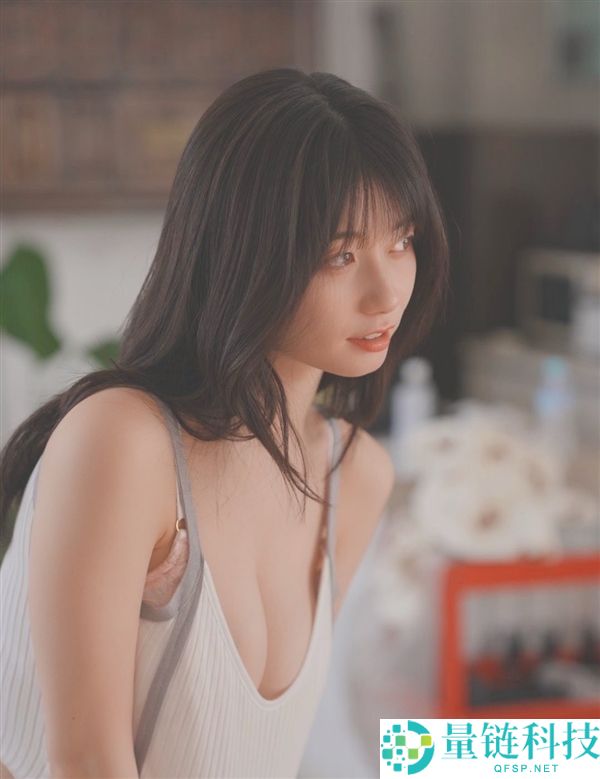 日本演员濑户环奈Cosplay《终究空想7》蒂法，展示完美身材