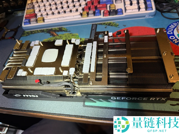 花1000多买RTX 4080拆解后竟发现空板，GPU和显存全无！