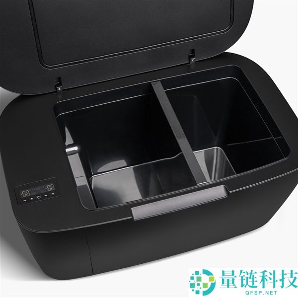 特斯拉Model Y车载冰箱上线,仅2499元,价格比北美便宜40%!
