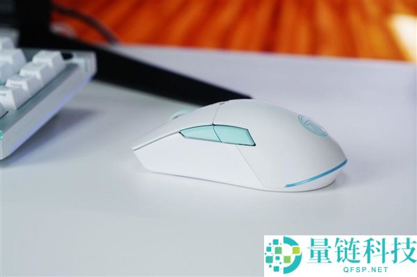 华硕天选7X台式机图赏：酷睿Ultra 9与RTX 5060 Ti强劲组合