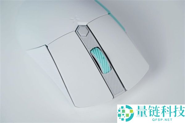 华硕天选7X台式机图赏：酷睿Ultra 9与RTX 5060 Ti强劲组合