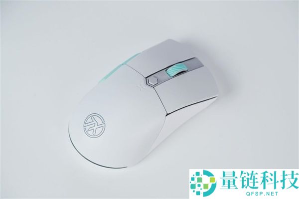 华硕天选7X台式机图赏：酷睿Ultra 9与RTX 5060 Ti强劲组合