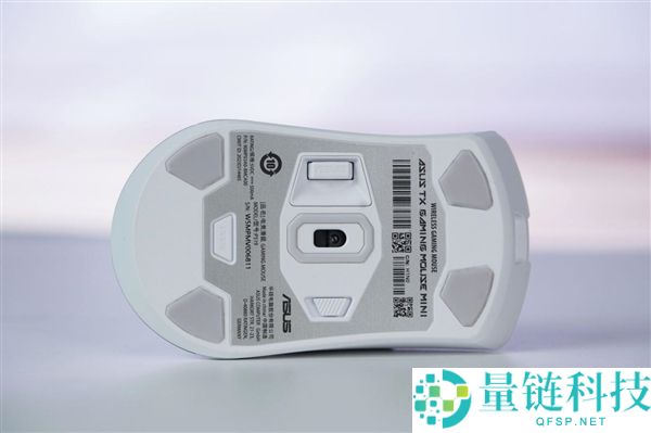 华硕天选7X台式机图赏：酷睿Ultra 9与RTX 5060 Ti强劲组合