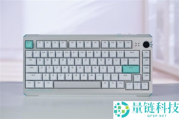 华硕天选7X台式机图赏：酷睿Ultra 9与RTX 5060 Ti强劲组合