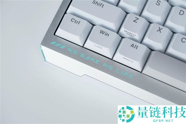 华硕天选7X台式机图赏：酷睿Ultra 9与RTX 5060 Ti强劲组合
