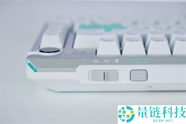 华硕天选7X台式机图赏：酷睿Ultra 9与RTX 5060 Ti强劲组合