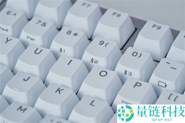 华硕天选7X台式机图赏：酷睿Ultra 9与RTX 5060 Ti强劲组合